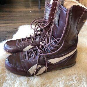 Chocolate brown vintage Reebok boxer boots